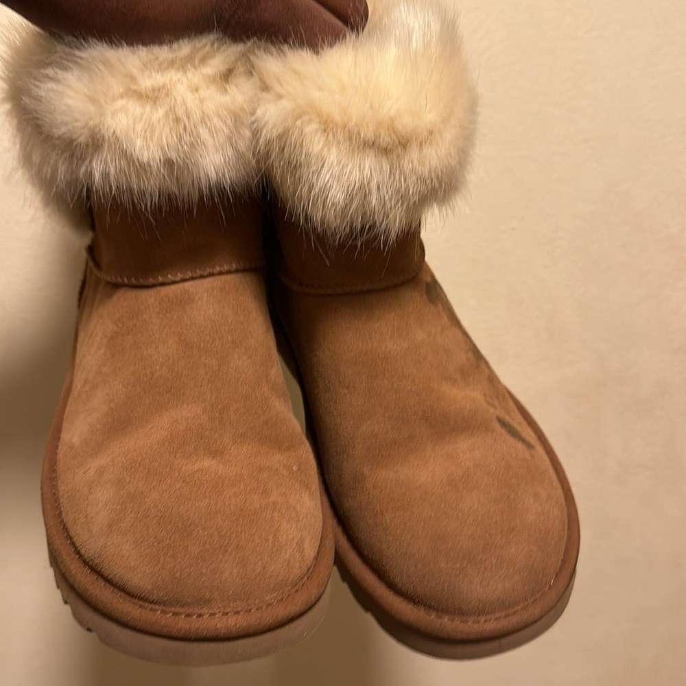 Used Uggs - image 2